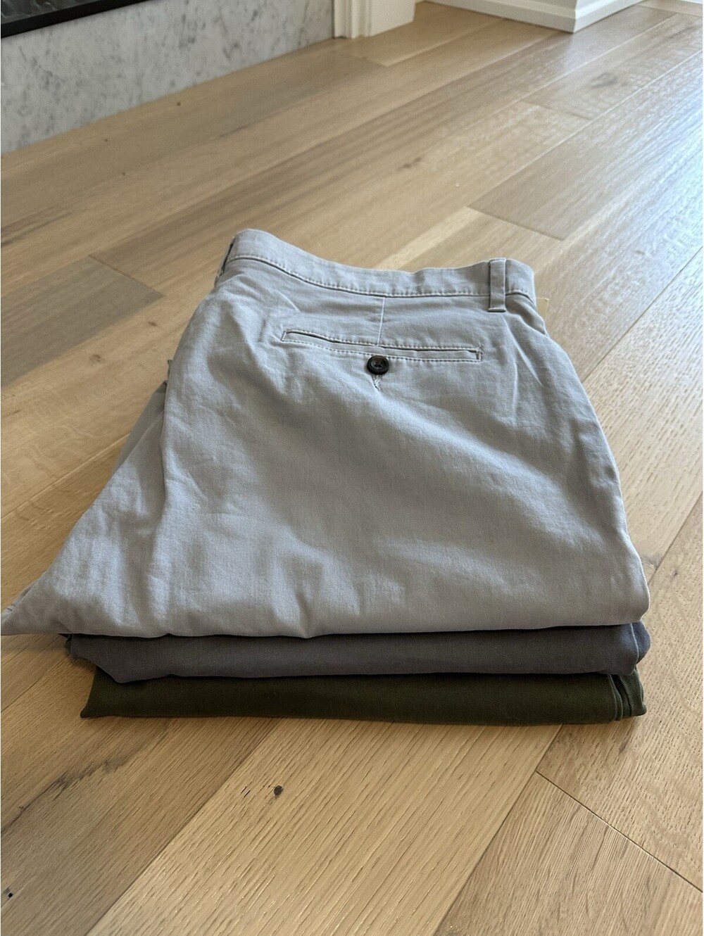 Amazon Essentials Men’s Khaki Pant Set Size 36x32 Straight Tan, Grey, Green